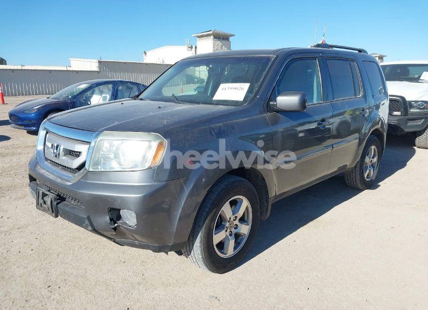 Photo 2 of 2011 Honda Pilot EX-L (VIN 5FNYF3H5XBB040271)