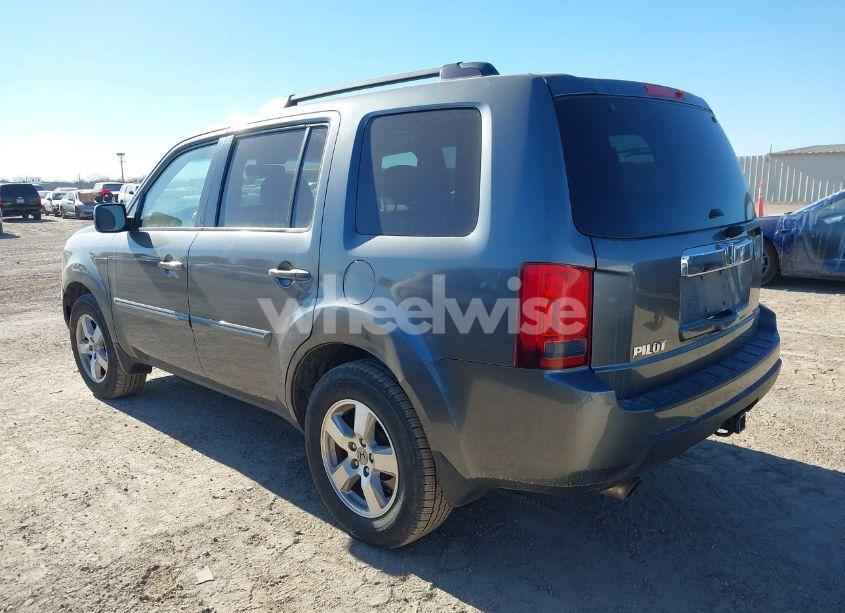 Photo 3 of 2011 Honda Pilot EX-L (VIN 5FNYF3H5XBB040271)