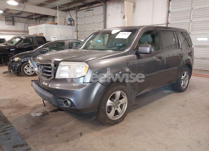 Photo 2 of 2014 Honda Pilot EX-L (VIN 5FNYF3H5XEB018484)
