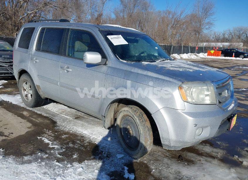 2010 Honda Pilot EX-L (VIN 5FNYF3H60AB008212) main photo