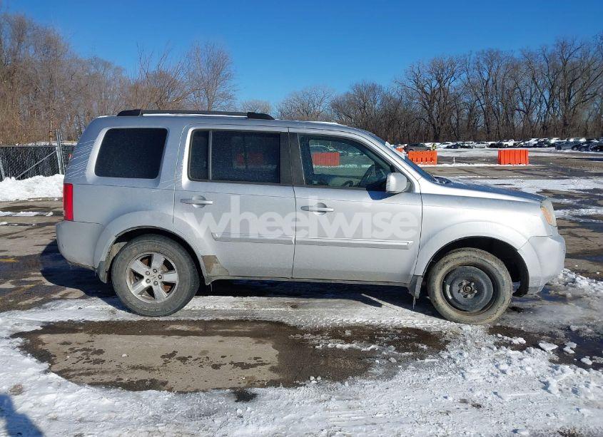 Photo 13 of 2010 Honda Pilot EX-L (VIN 5FNYF3H60AB008212)
