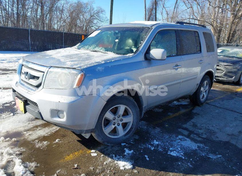 Photo 2 of 2010 Honda Pilot EX-L (VIN 5FNYF3H60AB008212)