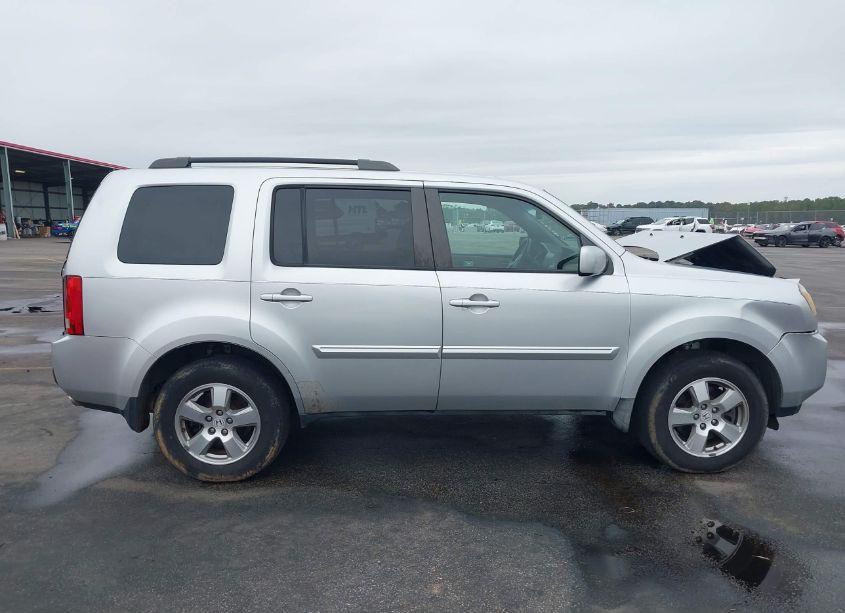 Photo 13 of 2011 Honda Pilot EX-L (VIN 5FNYF3H60BB029627)