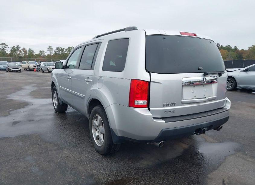 Photo 3 of 2011 Honda Pilot EX-L (VIN 5FNYF3H60BB029627)