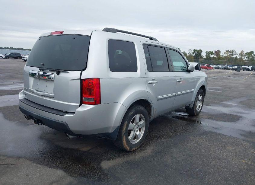 Photo 4 of 2011 Honda Pilot EX-L (VIN 5FNYF3H60BB029627)