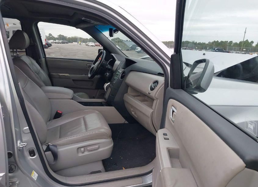 Photo 5 of 2011 Honda Pilot EX-L (VIN 5FNYF3H60BB029627)