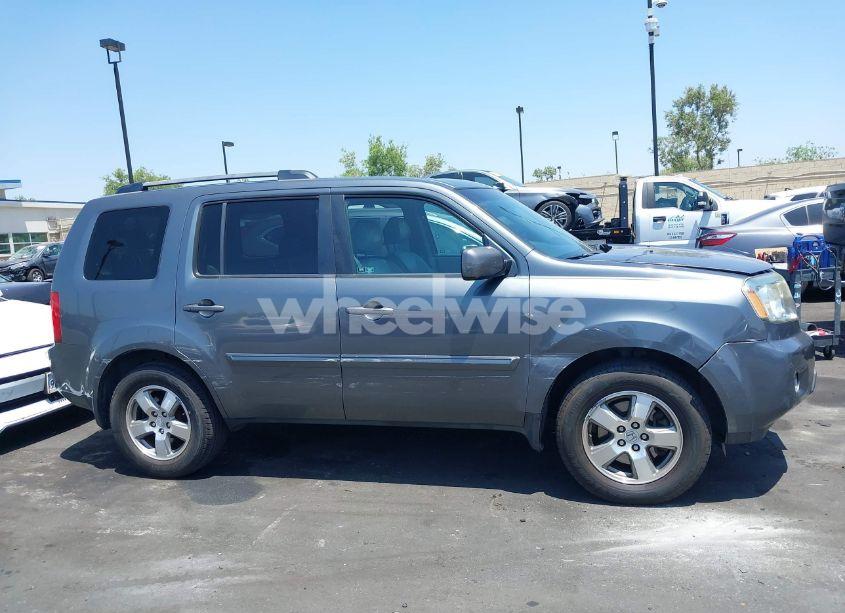 Photo 13 of 2011 Honda Pilot EX-L (VIN 5FNYF3H61BB018619)