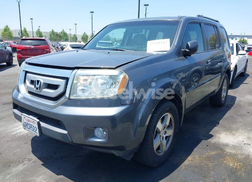 Photo 2 of 2011 Honda Pilot EX-L (VIN 5FNYF3H61BB018619)