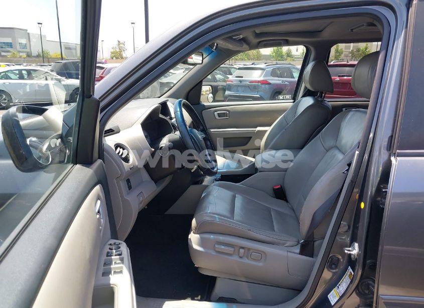 Photo 5 of 2011 Honda Pilot EX-L (VIN 5FNYF3H61BB018619)