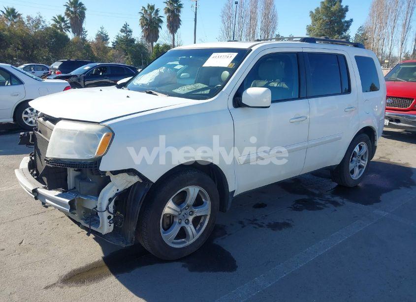 Photo 2 of 2014 Honda Pilot EX-L (VIN 5FNYF3H61EB022139)