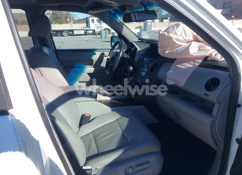 Photo 5 of 2014 Honda Pilot EX-L (VIN 5FNYF3H61EB022139)