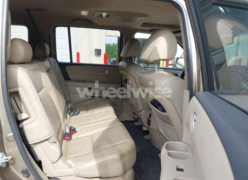 Photo 8 of 2010 Honda Pilot EX-L (VIN 5FNYF3H62AB004324)