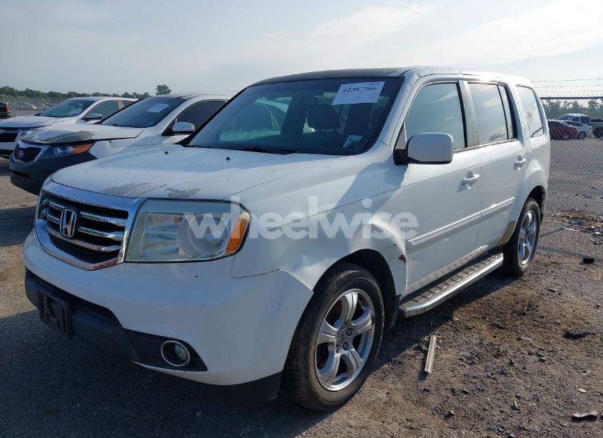Photo 2 of 2013 Honda Pilot EX-L (VIN 5FNYF3H62DB036193)