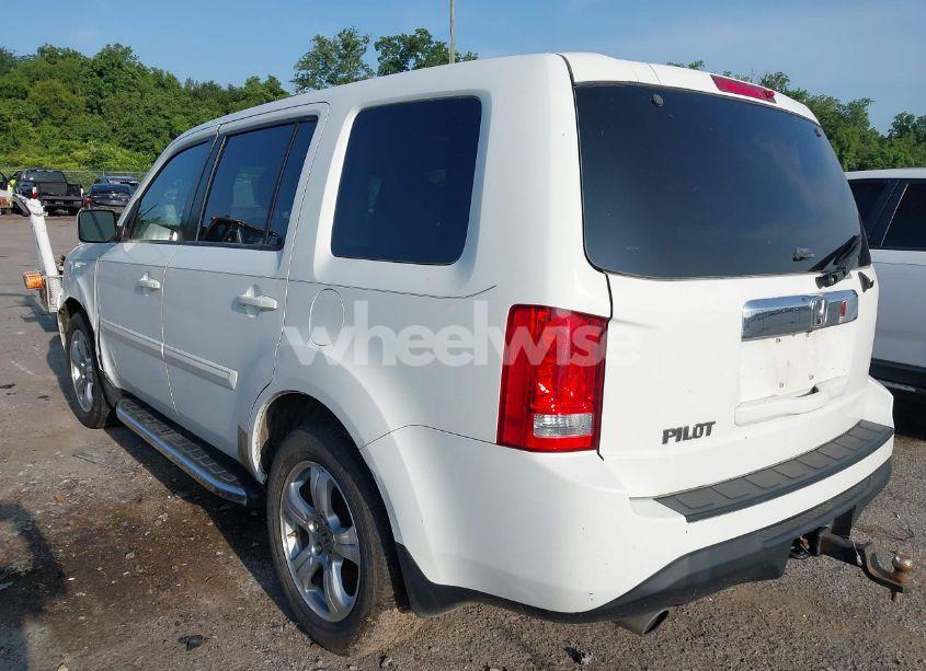 Photo 3 of 2013 Honda Pilot EX-L (VIN 5FNYF3H62DB036193)