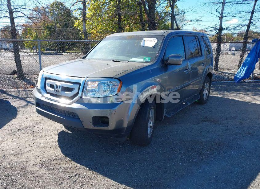 Photo 2 of 2011 Honda Pilot EX-L (VIN 5FNYF3H63BB038550)
