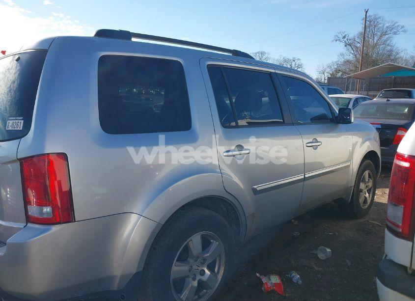 Photo 14 of 2010 Honda Pilot EX-L (VIN 5FNYF3H65AB017939)