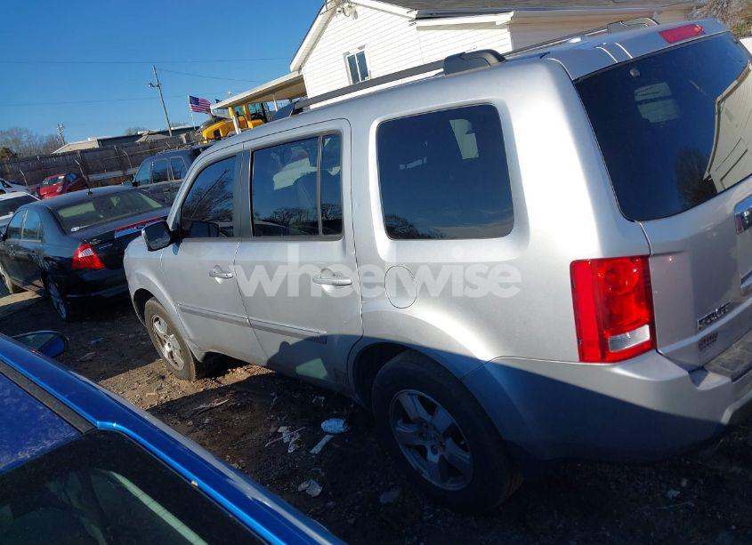 Photo 15 of 2010 Honda Pilot EX-L (VIN 5FNYF3H65AB017939)