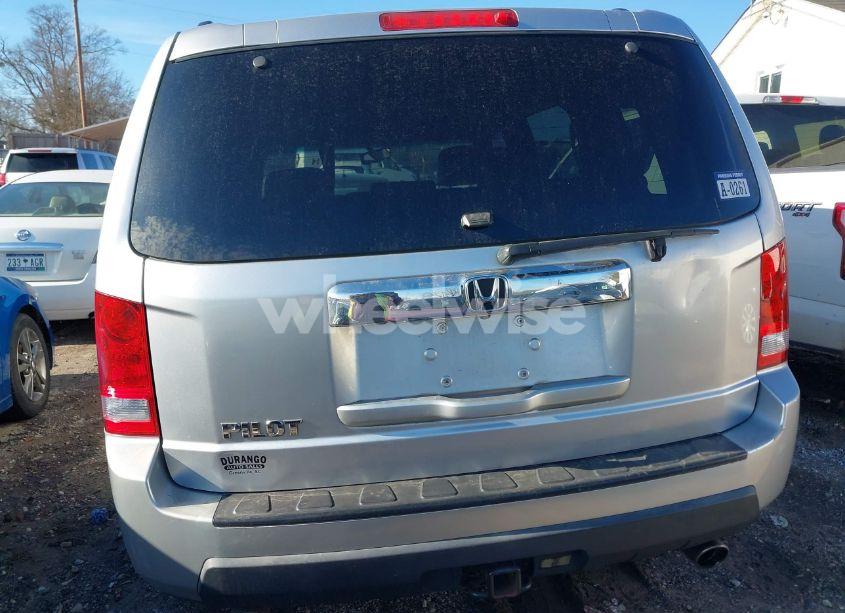 Photo 17 of 2010 Honda Pilot EX-L (VIN 5FNYF3H65AB017939)
