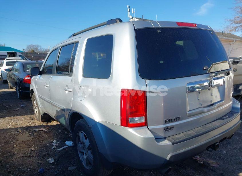 Photo 3 of 2010 Honda Pilot EX-L (VIN 5FNYF3H65AB017939)