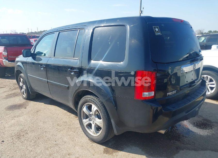 Photo 3 of 2014 Honda Pilot EX-L (VIN 5FNYF3H65EB002248)