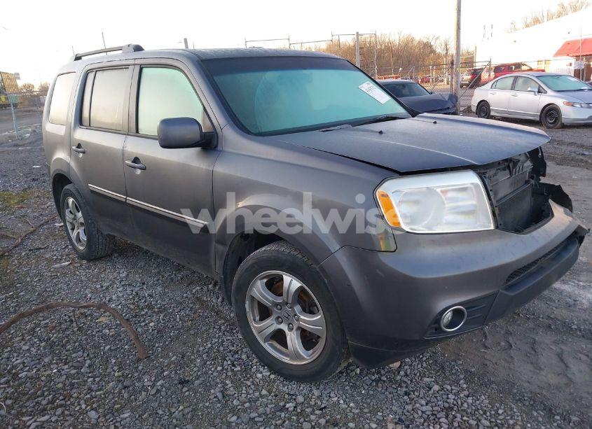 2015 Honda Pilot EX-L (VIN 5FNYF3H65FB016281) main photo
