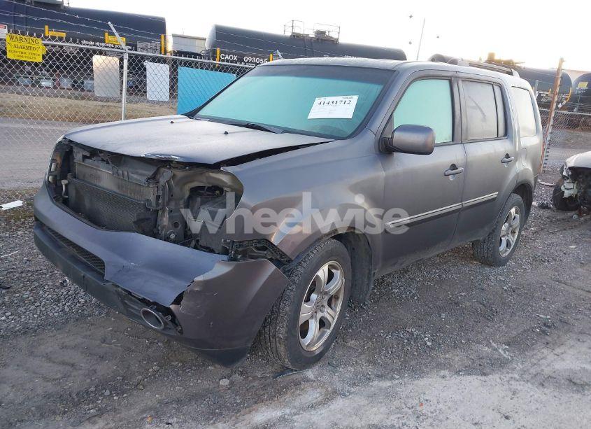 Photo 2 of 2015 Honda Pilot EX-L (VIN 5FNYF3H65FB016281)