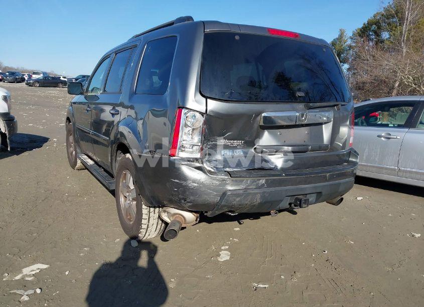 Photo 3 of 2011 Honda Pilot EX-L (VIN 5FNYF3H66BB018616)