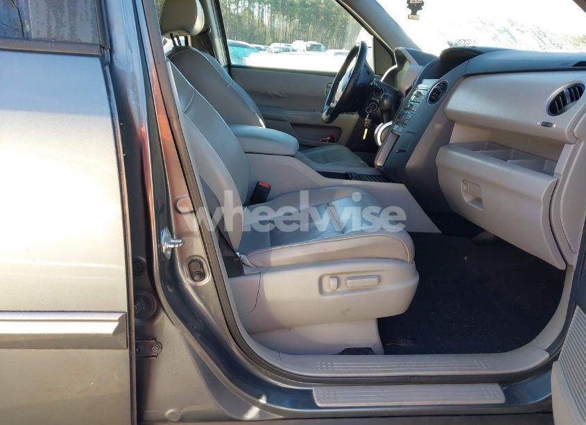 Photo 5 of 2011 Honda Pilot EX-L (VIN 5FNYF3H66BB018616)