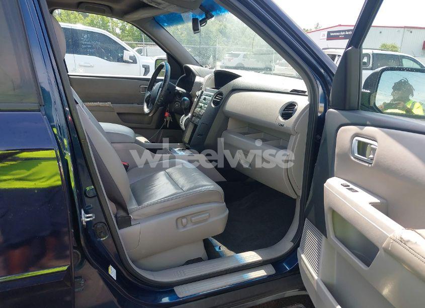 Photo 5 of 2011 Honda Pilot EX-L (VIN 5FNYF3H66BB023282)