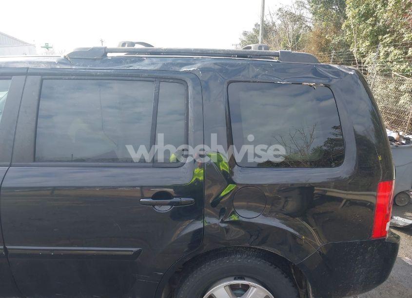 Photo 6 of 2010 Honda Pilot EX-L (VIN 5FNYF3H67AB016775)