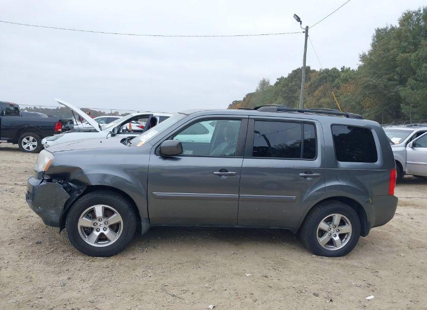 Photo 15 of 2010 Honda Pilot EX-L (VIN 5FNYF3H69AB016678)