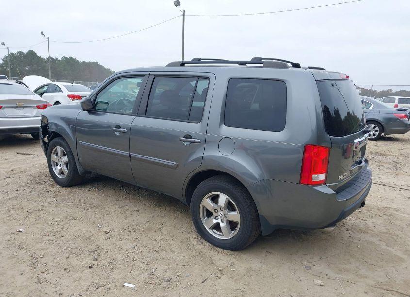 Photo 3 of 2010 Honda Pilot EX-L (VIN 5FNYF3H69AB016678)