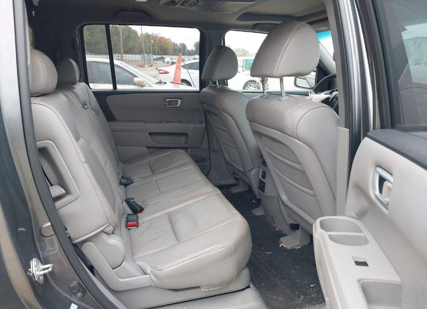 Photo 8 of 2010 Honda Pilot EX-L (VIN 5FNYF3H69AB016678)