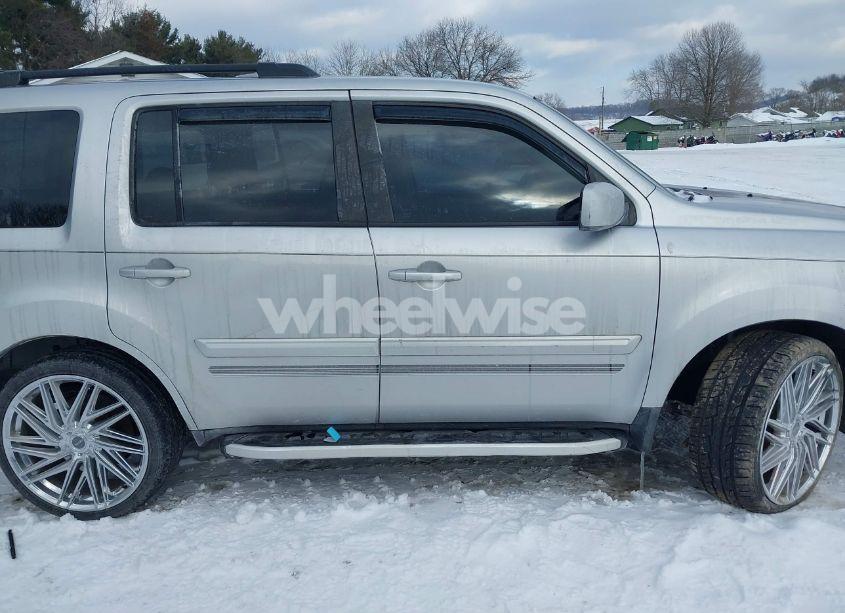 Photo 14 of 2011 Honda Pilot EX-L (VIN 5FNYF3H6XBB041672)