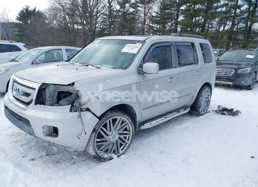 Photo 2 of 2011 Honda Pilot EX-L (VIN 5FNYF3H6XBB041672)