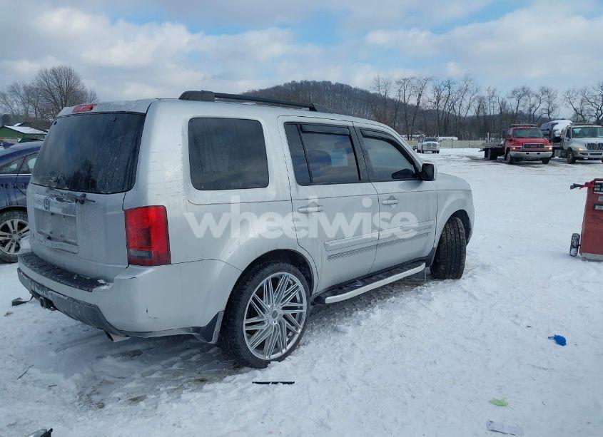 Photo 4 of 2011 Honda Pilot EX-L (VIN 5FNYF3H6XBB041672)