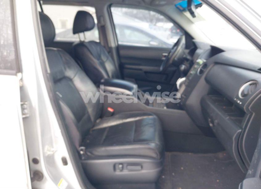 Photo 5 of 2011 Honda Pilot EX-L (VIN 5FNYF3H6XBB041672)