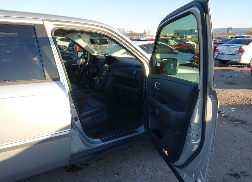 Photo 5 of 2012 Honda Pilot EX-L (VIN 5FNYF3H70CB041271)