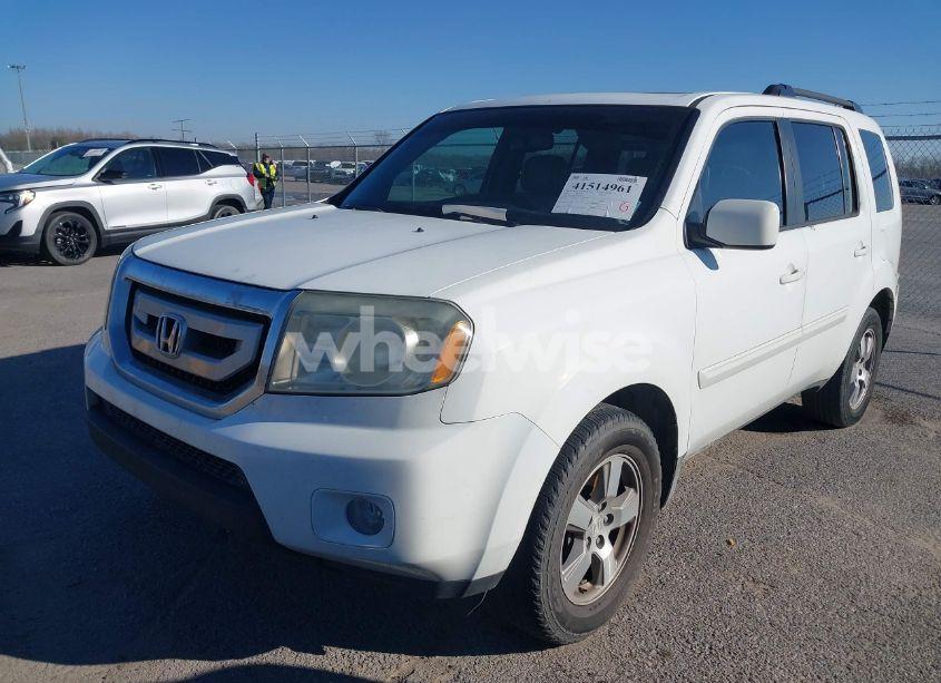 Photo 2 of 2011 Honda Pilot EX-L (VIN 5FNYF3H71BB002851)