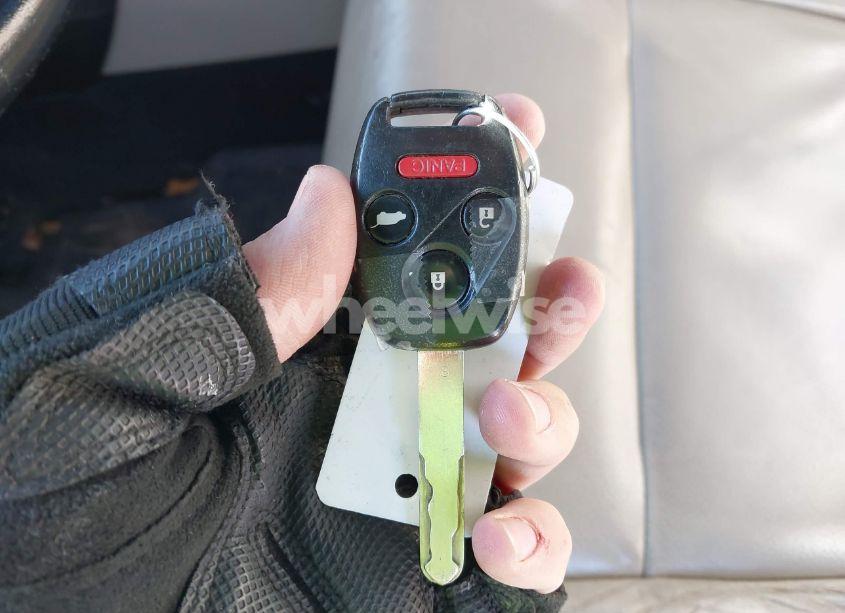 Photo 11 of 2011 Honda Pilot EX-L (VIN 5FNYF3H72BB009825)