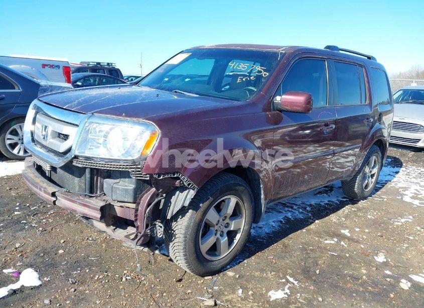 Photo 2 of 2011 Honda Pilot EX-L (VIN 5FNYF3H72BB009825)