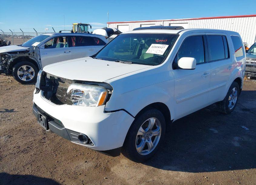 Photo 2 of 2015 Honda Pilot EX-L (VIN 5FNYF3H72FB006042)