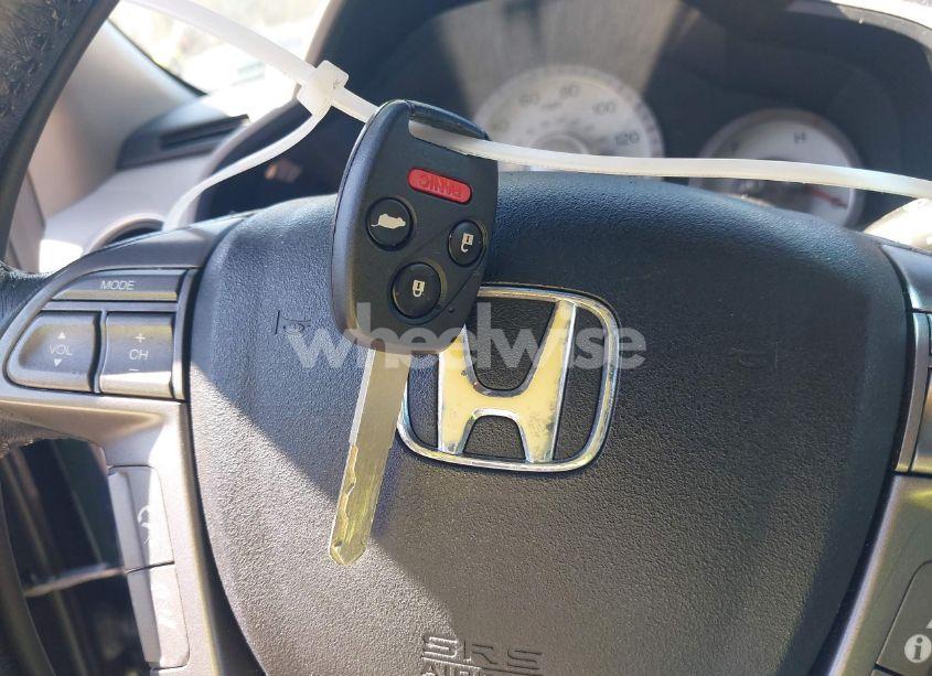 Photo 11 of 2010 Honda Pilot TOURING (VIN 5FNYF3H84AB022700)