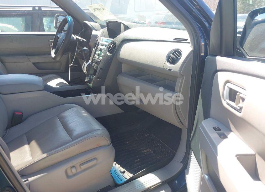 Photo 5 of 2010 Honda Pilot TOURING (VIN 5FNYF3H84AB022700)