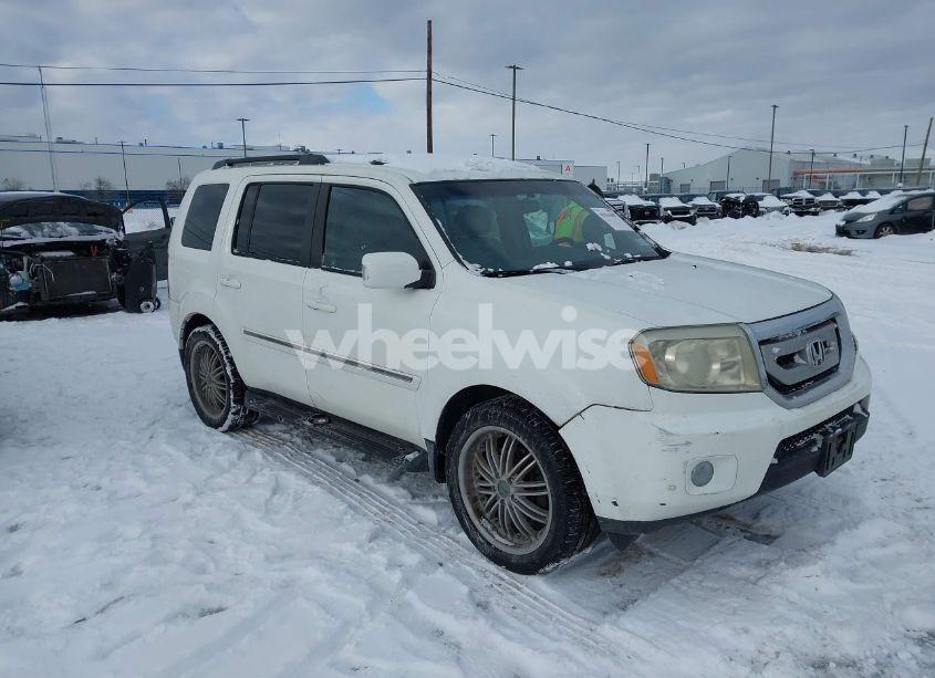 2010 Honda Pilot TOURING (VIN 5FNYF3H86AB008233) main photo