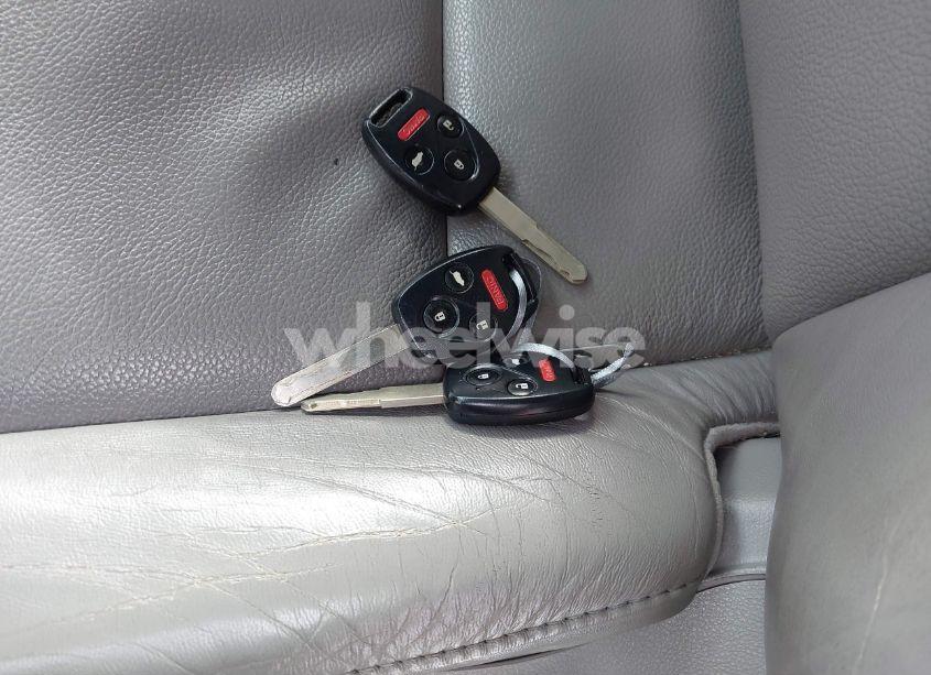 Photo 11 of 2010 Honda Pilot TOURING (VIN 5FNYF3H86AB008233)