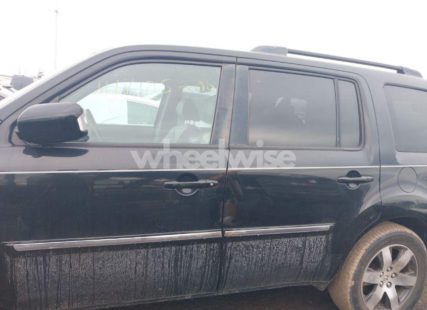 Photo 15 of 2012 Honda Pilot TOURING (VIN 5FNYF3H90CB035343)