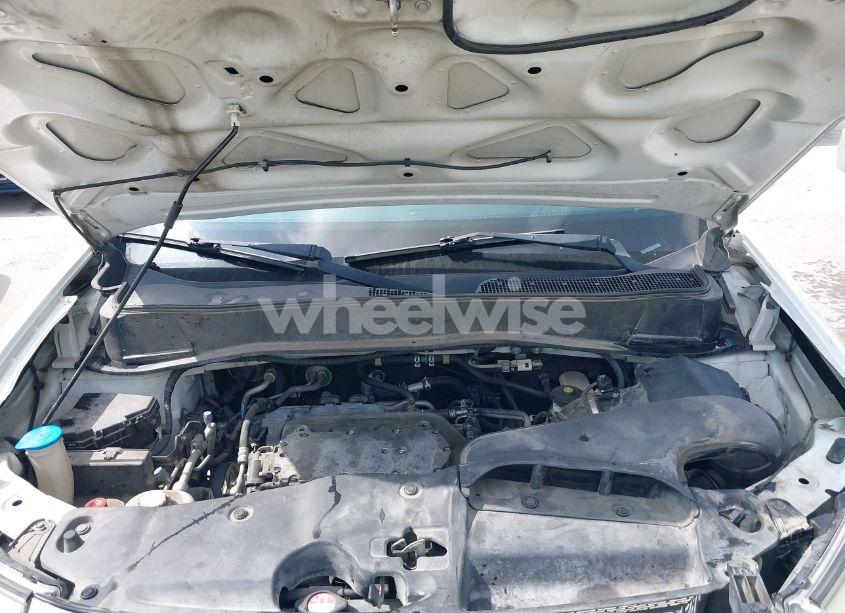 Photo 10 of 2011 Honda Pilot TOURING (VIN 5FNYF3H91BB025693)