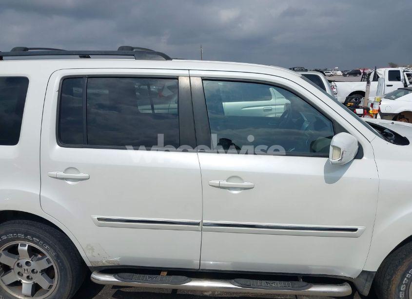 Photo 13 of 2011 Honda Pilot TOURING (VIN 5FNYF3H91BB025693)