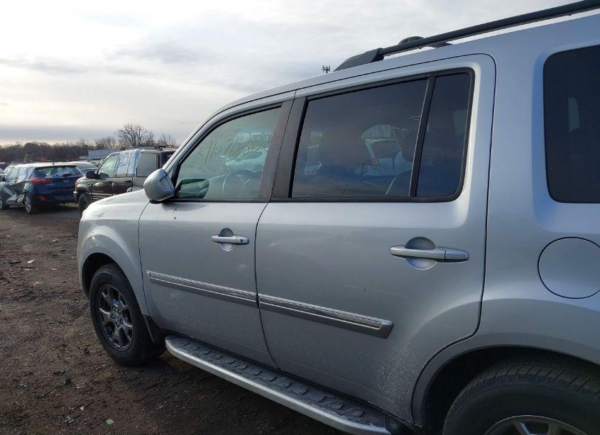 Photo 14 of 2011 Honda Pilot TOURING (VIN 5FNYF3H91BB030831)